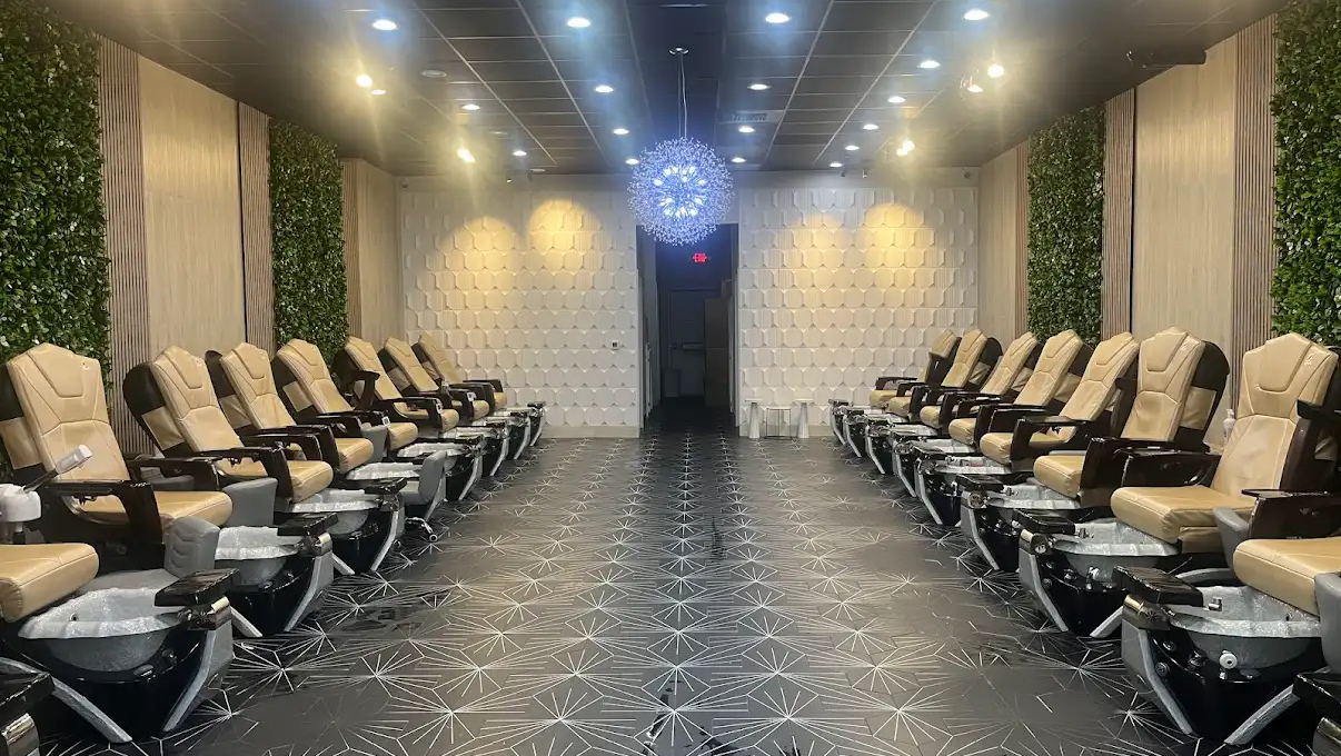 Friendly Nails -Voted Best Nails Salon in Winston Salem logo